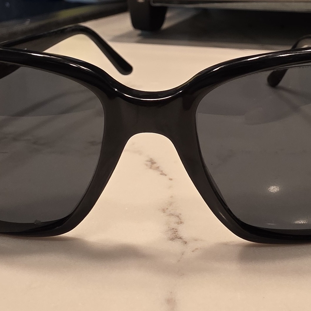 Vintage CHANEL Black Sunglasses ***No Case*** - Picture 2 of 4